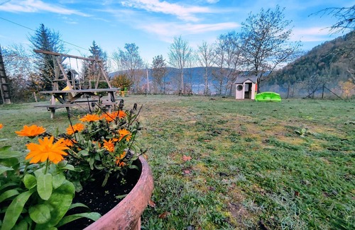 Dommartin-les-Remiremont Cottage | Gîte Elena with Spa Jacuzzi Sauna Fishing pond