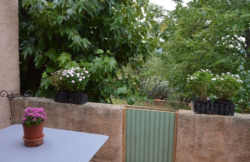 Montfort-sur-Argens Apartment | Gîte en Provence - Medieval village, near Verdon.