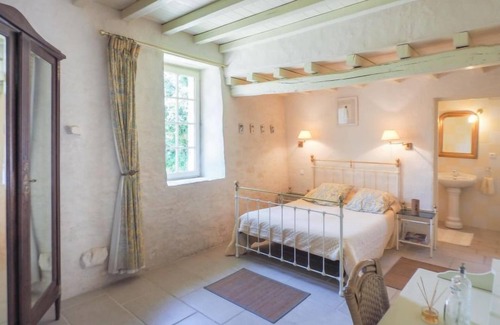 Saint-Laurent-de-la-Salle House | Gîte de l'Orangerie by Interhome