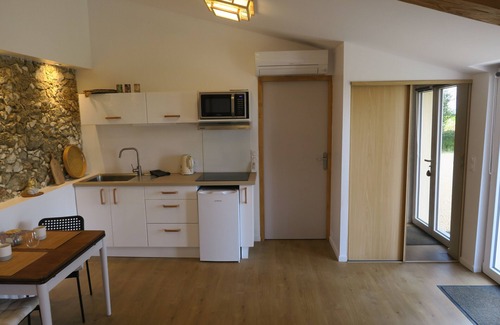 Puymaurin Apartment | Gîte Japonais 2 à 4 Personnes, Piscine, SPA et vue sur les Pyrénées