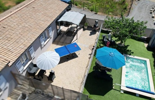 Joyeuse Villa | Gîte l'Odyssée for 6 people with private heated swimming pool