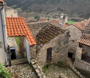 Mostuejouls House | Gîte l'oustal de la fontaine Grand Causses et Gorges du Tarn