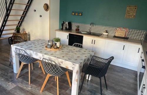 Saint-Meme-les-Carrieres House | Gîte La Rive Gauche