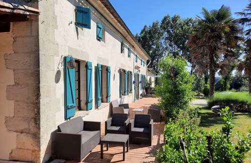 Saint-Vallier House | Gîte Lavande. Prachtig Gerestaureerde Gite met Verwarmd Zwembad in de Charente