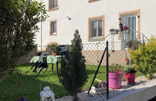 Saint-Nabor Cottage | Gîte le 1602 Three-star * sleeps 2 to 4, Private garden, Wifi