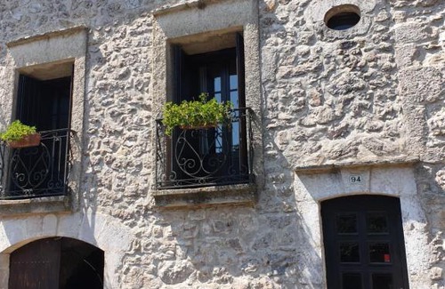 Le Caylar Apartment | Gîte Le Barry