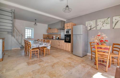 La Cassaigne House | Gîte Le Rosier - Gîte À La Ferme