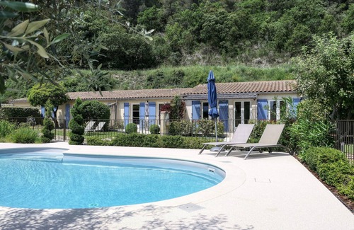 Crestet Apartment | Gîte Les Oliviers Côté Lavande, near Vaison La Romaine