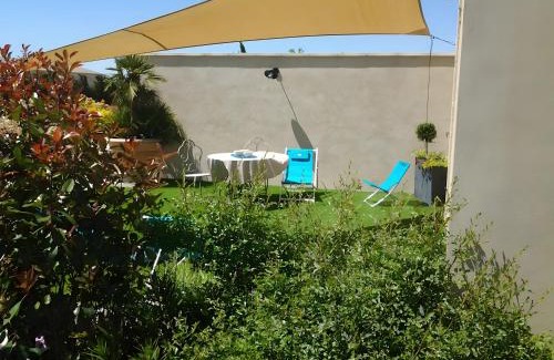 Cabrieres-d'Avignon House | Gîte Lisianthus