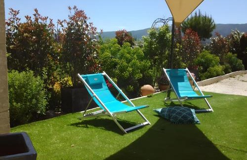 Cabrieres-d'Avignon House | Gîte Lisianthus