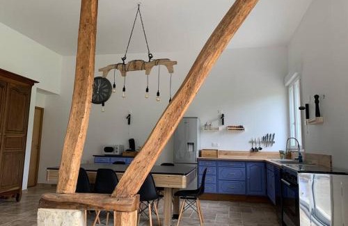 Blicourt House | Gîte, Maison entière avec billard et bel espace de vie La Grange