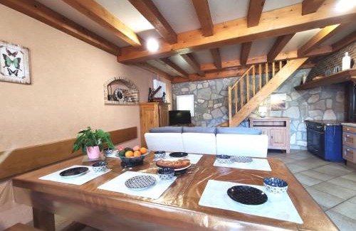 Saint-Just-pres-Brioude House | Gîte paisible rénové à St Just, terrasse privée, randonnées, proche Puy en Velay - FR-1-582-343