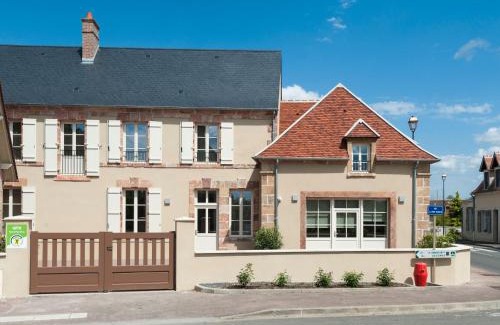 Loye-sur-Arnon House | Gîte Spacieux avec Cour, Terrasse et Salle de Jeux - Centre Bourg, Accessible PMR - FR-1-586-36