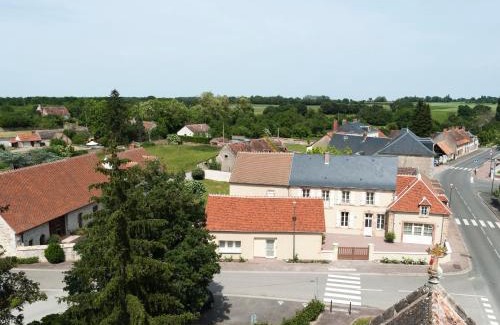 Loye-sur-Arnon House | Gîte Spacieux avec Cour, Terrasse et Salle de Jeux - Centre Bourg, Accessible PMR - FR-1-586-36