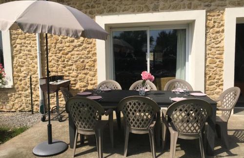 Belle-et-Houllefort House | Gîte spacieux avec terrain clos, terrasse, 4 chambres, animaux acceptés, près de Belle-et-Houllefort - FR-1-376-104