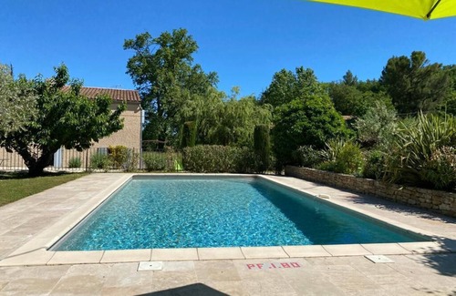 Venasque Apartment | Gîte studio with loggia in Venasque en Provence