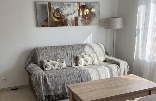 Roquebrune-sur-Argens Cottage | Gîte-Superior-Private Bathroom-Pool view-Lesquirou