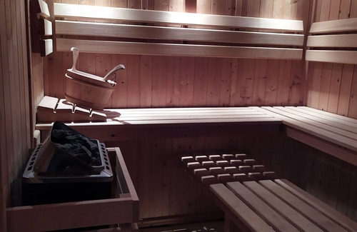 Bussiere-Dunoise House | Gîte, swimming pool, sauna.