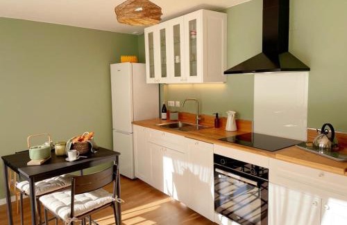 Noyers-sur-Cher House | Gîte tout confort pour 6-8 pers, cœur de village, parking privé, jardin clos, proche ZooParc de Beauval - FR-1-491-344