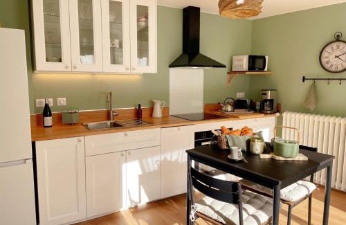 Noyers-sur-Cher House | Gîte tout confort pour 6-8 pers, cœur de village, parking privé, jardin clos, proche ZooParc de Beauval - FR-1-491-344