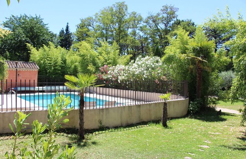 Loriol-du-Comtat House | Gîte Vélo Avec Piscine Proche du Mont Ventoux et de la Via Venaissia