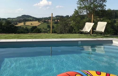 Belmont-de-la-Loire House | Gîtes confortables avec piscine, accueil animaux, cheminée, jardin - FR-1-496-140