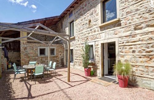 Belmont-de-la-Loire House | Gîtes confortables avec piscine, accueil animaux, cheminée, jardin - FR-1-496-140