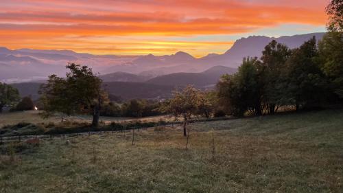 Piegros-la-Clastre Apartment | Gîtes du Puyjovent - Côté Forêt - à 15 minutes de Crest, vue panoramique, calme