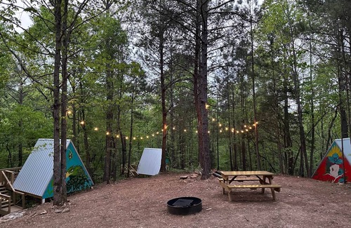 Talladega Cabin | G-6 Glamp in Bohamia - 268 acre forest retreat