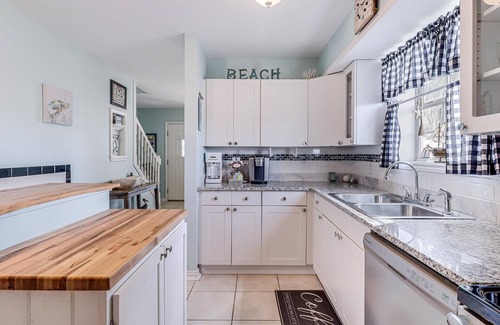 Rockport House | G & J Paradise! Charming home in peaceful Holiday Beach, bring the boat!