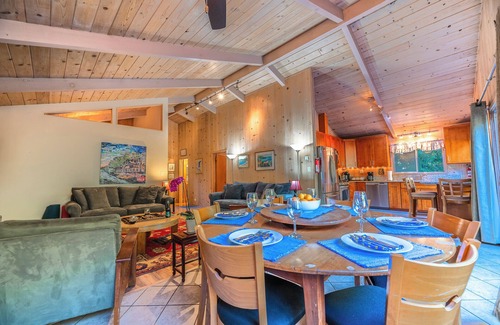Sebastopol House | G's River View! Lovely & Fun NEW Cabin! On River Near & Golf Course!