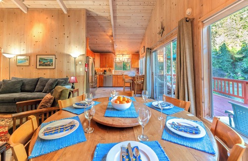 Sebastopol House | G's River View! Lovely & Fun NEW Cabin! On River Near & Golf Course!