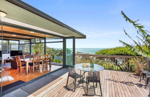 Raglan Apartment | G SPOT (upper level) WITH SPA