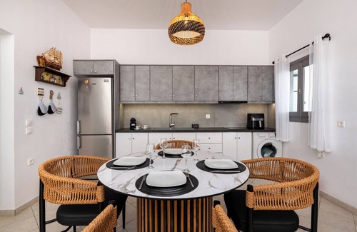 Monolithos House | Gabriel House On The Beach.nFull renovated April 2024 nVery Peaceful Area