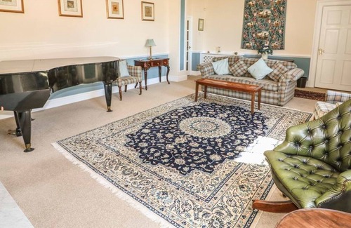 Skendleby House | GAINSFORD HALL, pet friendly, luxury holiday cottage in Spilsby