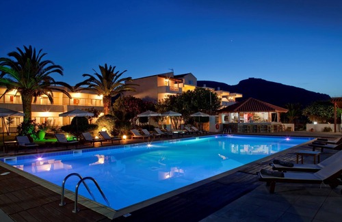 Kalyves Apartment | Galazio Kima Apartments - Bougainvillea Top Floor Suite 11