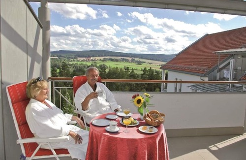 Neualbenreuth Apartment | Gallery apartment with fully equipped kitchen