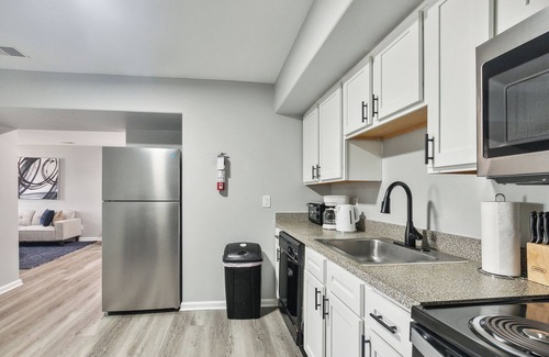 New Castle Apartment | Galloway 115 I Spacious Garden Style Retreat