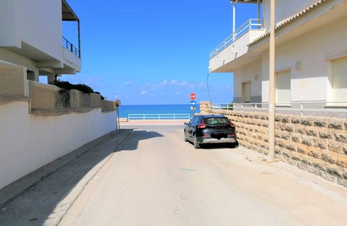 Scoglitti Apartment | Gambusia 2 - apartment 30 meters from the sea with private patio