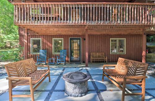 Weaverville House | Game Room and Fire Pit Weaverville Family Home!