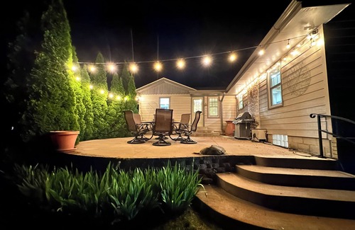 Amery House | Game Room! -Lakefront 5BRM - Huge Yard