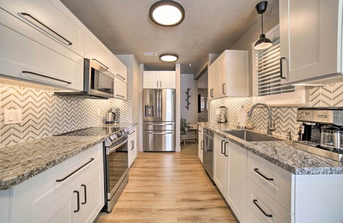 Old Southwest House | Game Room & Putting Green: Reno Home!