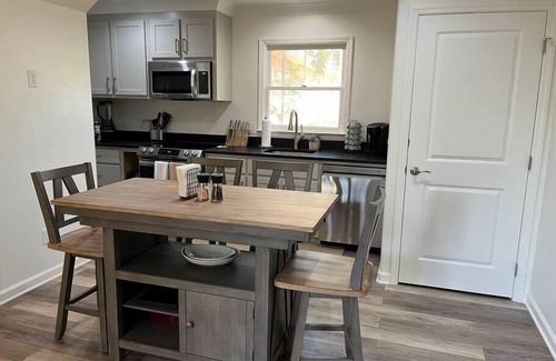 Auburn Condo | Gameday Comfort, 2br/2ba, 5 mins walk to Stadiums!