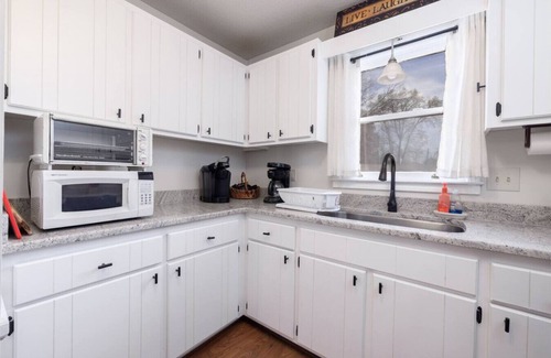 Clemson Apartment | GameDay Getaway-Walk to Down-Town Clemson