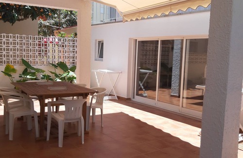 Grao de Gandia Ski Chalet | Gandia: Casa con jardín