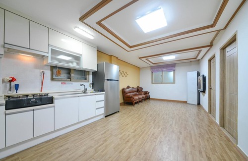 Ganghwa House | Ganghwa Punggyung Gryujineon zip Pension