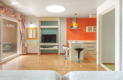 Ganghwa House | Ganghwado Dongmag Spa Pension