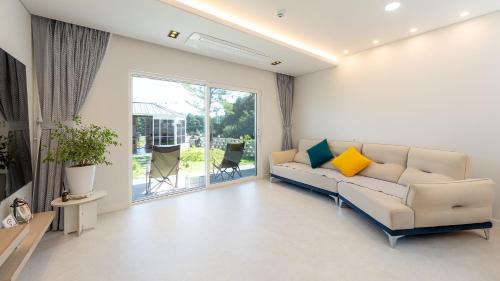 Gangneung House | Gangneung WhiteN Pension