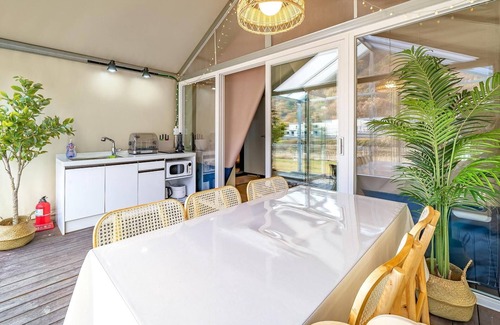 Buk House | Gapyeong Ddobagi Pet & Spa Glamping