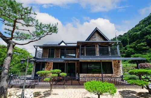 Gapyeong House | Gapyeong La Vie En Rose Private Pension